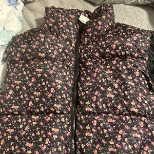 New with tags! Floral vest by Aeropostale Xl